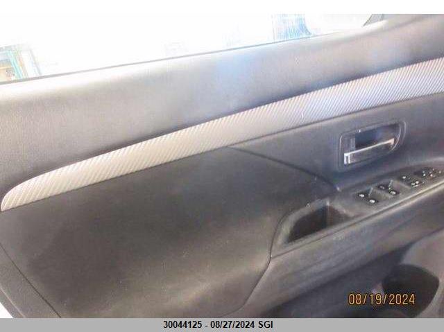 2018 Mitsubishi Outlander Es VIN: JA4AZ2A31JZ616571 Lot: 30044125