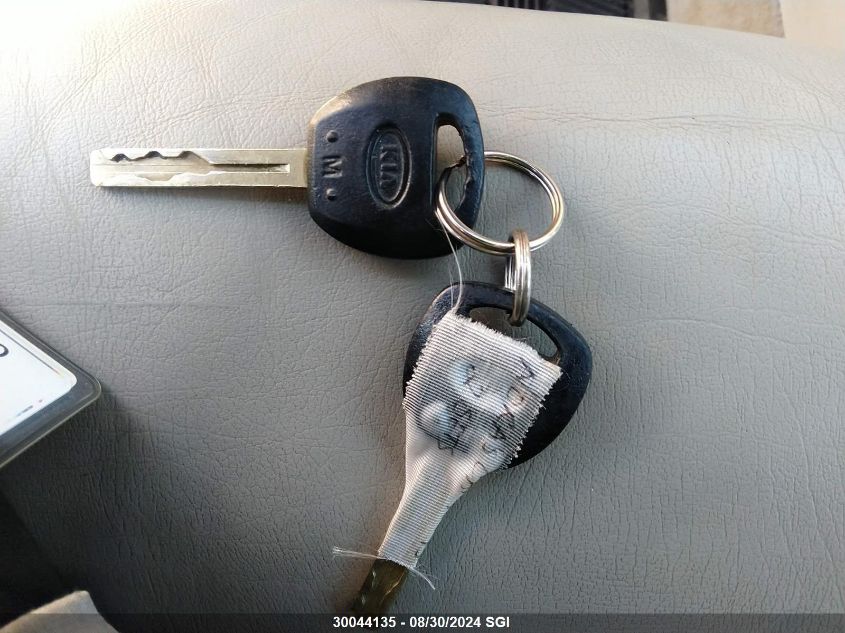 2005 Kia Amanti VIN: KNALD124055076719 Lot: 30044135