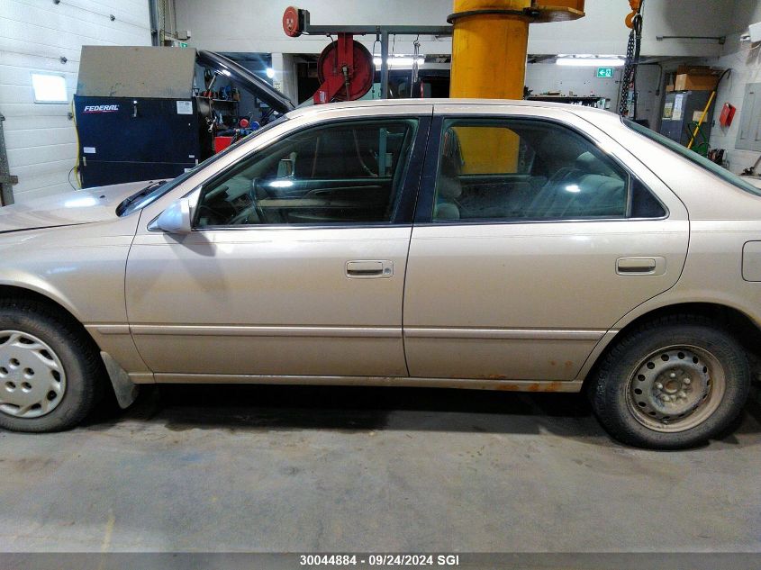 1998 Toyota Camry Ce/Le/Xle VIN: JT2BG22K8W0223757 Lot: 30044884