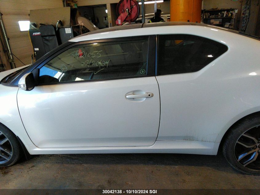 JTKJF5C71GJ013829 2016 Toyota Scion Tc