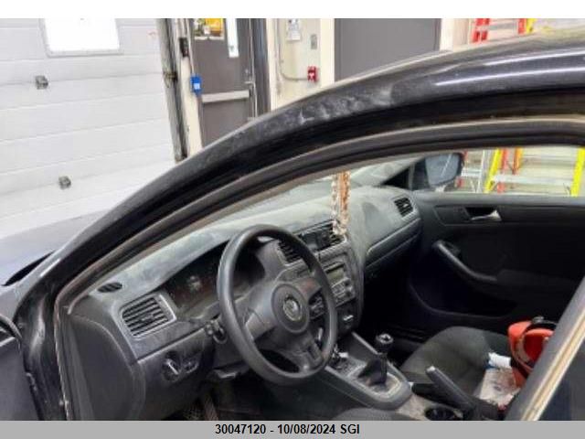 3VWBX7AJ8BM397779 2011 Volkswagen Jetta Se