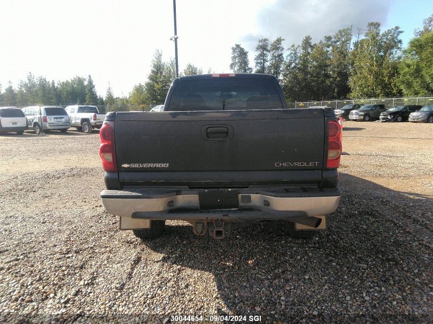 2005 Chevrolet Silverado K2500 Heavy Duty VIN: 1GCHK29U35E132999 Lot: 30044654