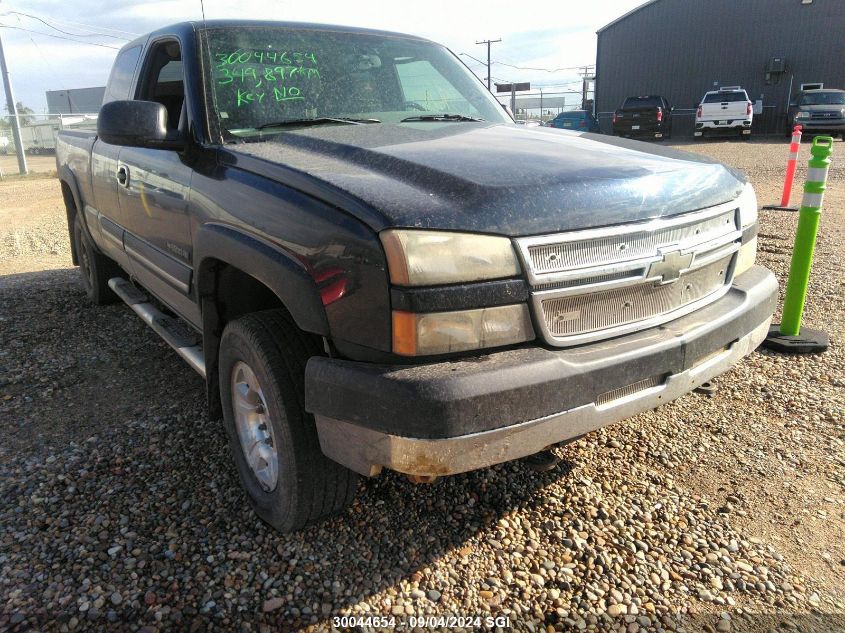 2005 Chevrolet Silverado K2500 Heavy Duty VIN: 1GCHK29U35E132999 Lot: 30044654