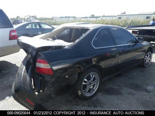 1994 Honda Accord Ex VIN: 1HGCD715XRA011813 Lot: 9025644