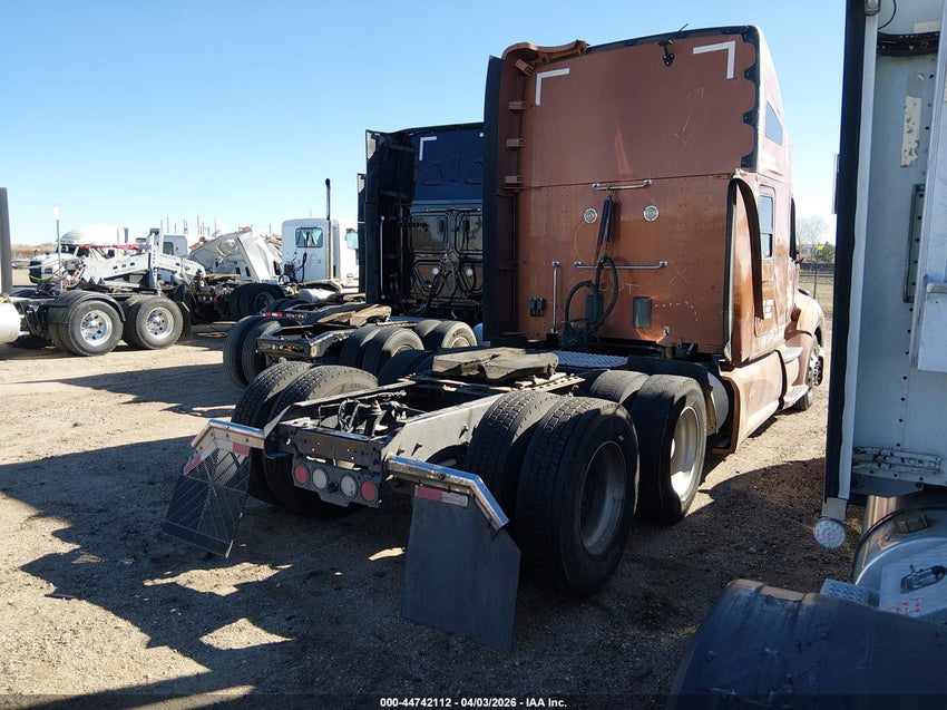 truck KENWORTH T680 2022 Оранжевый