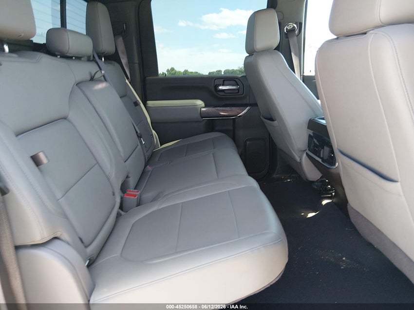 pickup CHEVROLET SILVERADO 2500HD 2022 Білий