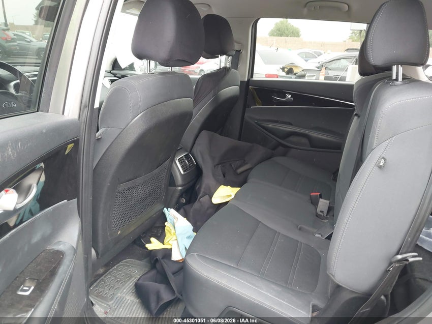 Внедорожники KIA SORENTO 2016 Серый
