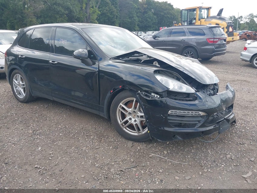 2013 PORSCHE CAYENNE S — снимка 1