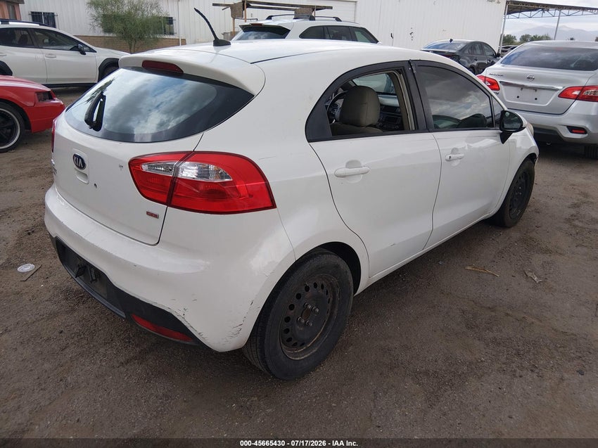hatchback KIA RIO 2013 Белый
