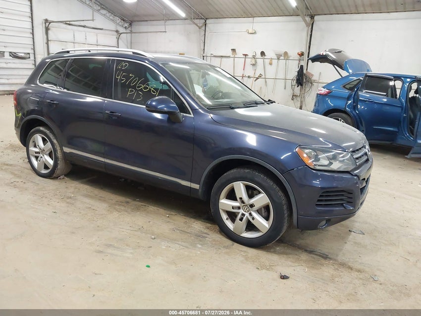 2013 VOLKSWAGEN TOUAREG VR6 LUX — снимка 1