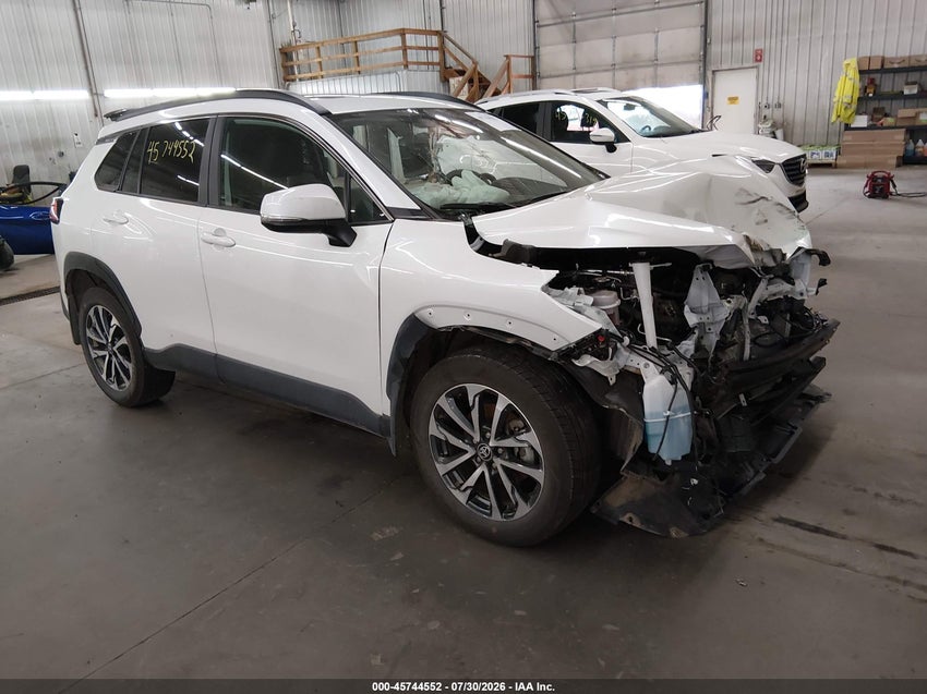 2024 TOYOTA COROLLA CROSS XLE — снимка 1