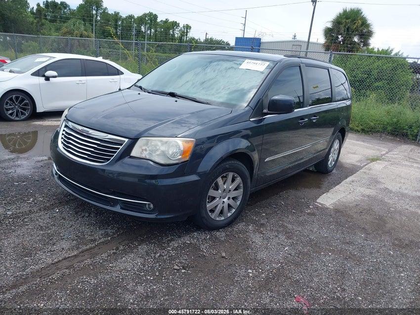 van CHRYSLER TOWN & COUNTRY 2014 Серый