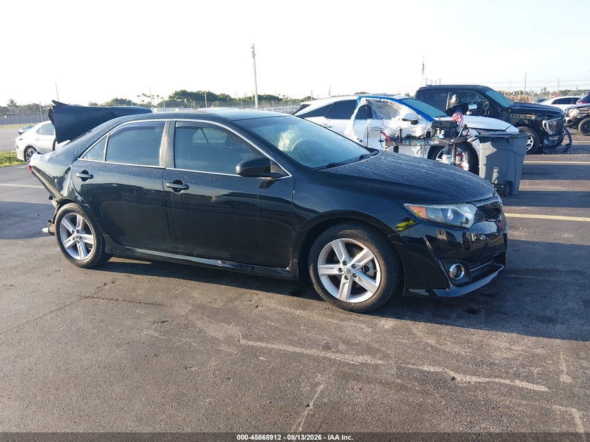 2014 TOYOTA CAMRY SE — снимка 1