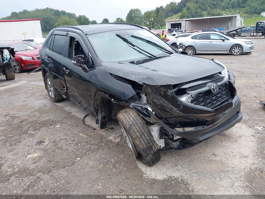 2025 TOYOTA RAV4 XLE — снимка 1