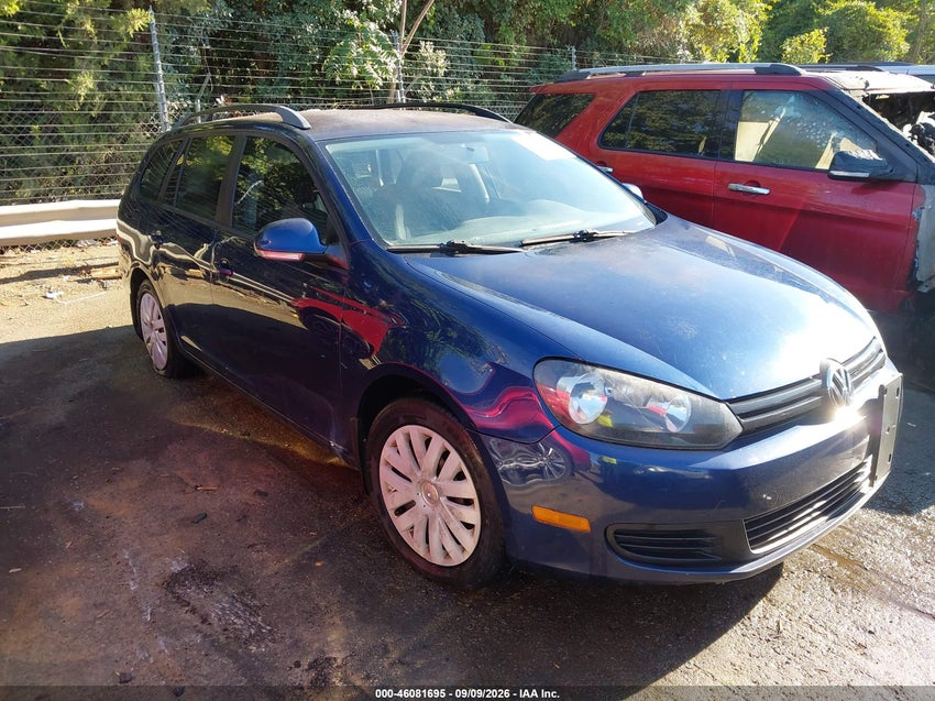 2011 VOLKSWAGEN JETTA SPORTWAGEN 2.5L S — снимка 1