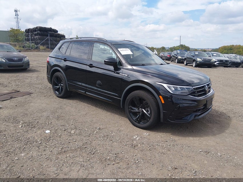 2024 VOLKSWAGEN TIGUAN 2.0T SE R-LINE BLACK — снимка 1