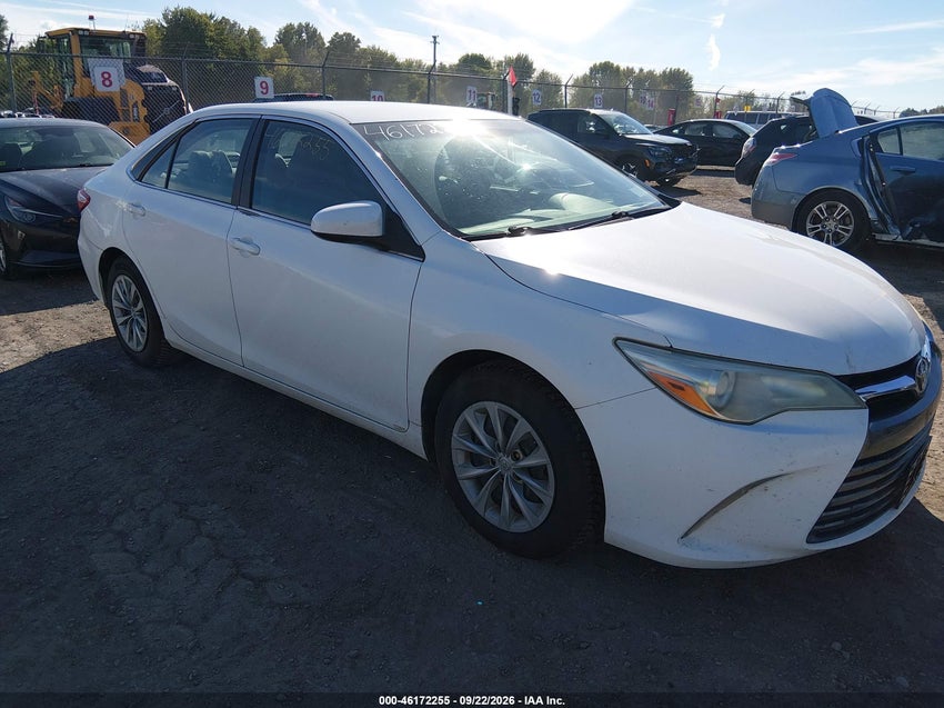 2015 TOYOTA CAMRY LE — снимка 1