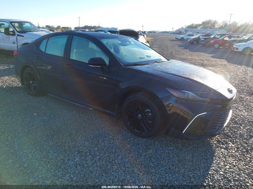 2025 TOYOTA CAMRY SE — снимка 1