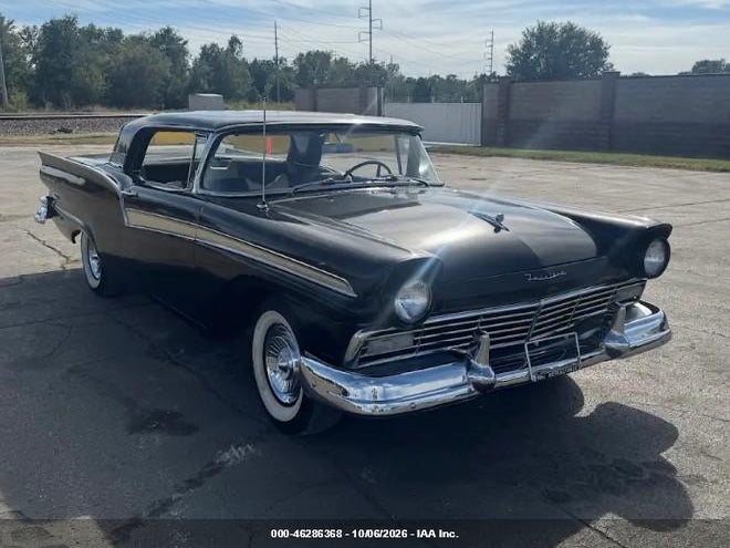 1957 FORD FAIRLANE — снимка 1