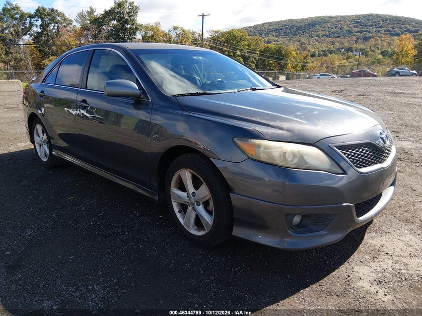 2010 TOYOTA CAMRY SE — снимка 1