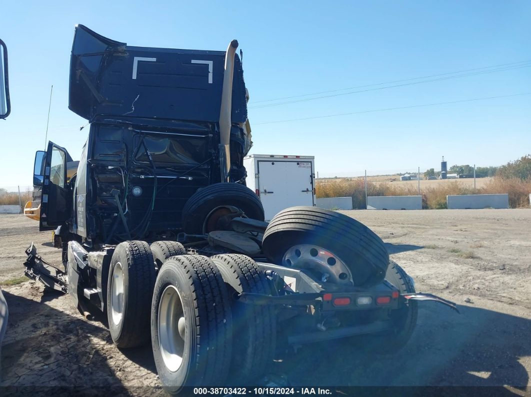 2022 VOLVO VNR Black  Diesel 4V4WC9EH9NN299376 photo #4