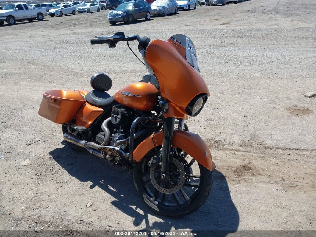 2016 HARLEY-DAVIDSON FLHX STREET GLIDE Orange  Gasoline 1HD1KBM3XGB687838 photo #1