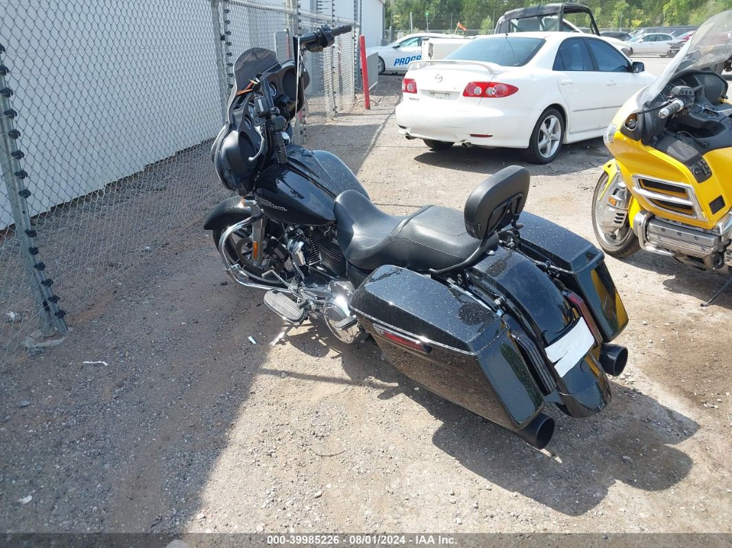 2019 HARLEY-DAVIDSON FLHX Black  Gasoline 1HD1KBC13KB632088 photo #4