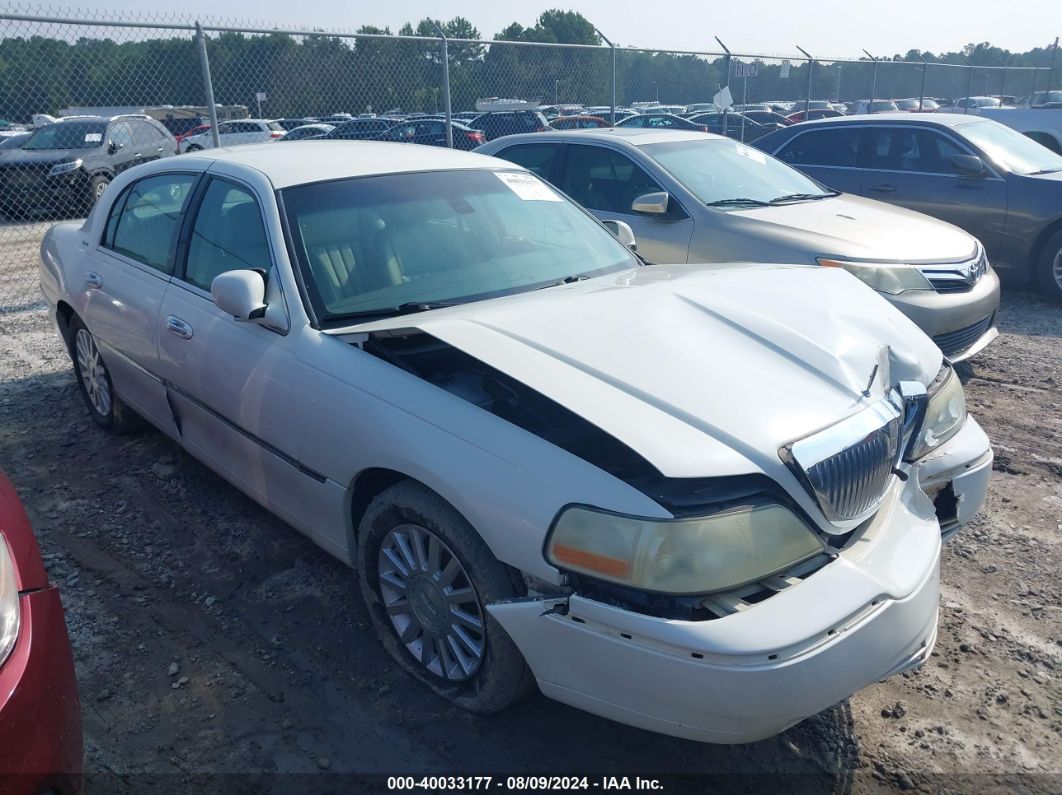 2003 LINCOLN TOWN CAR SIGNATURE White  Gasoline 1LNHM82W83Y694462 photo #1