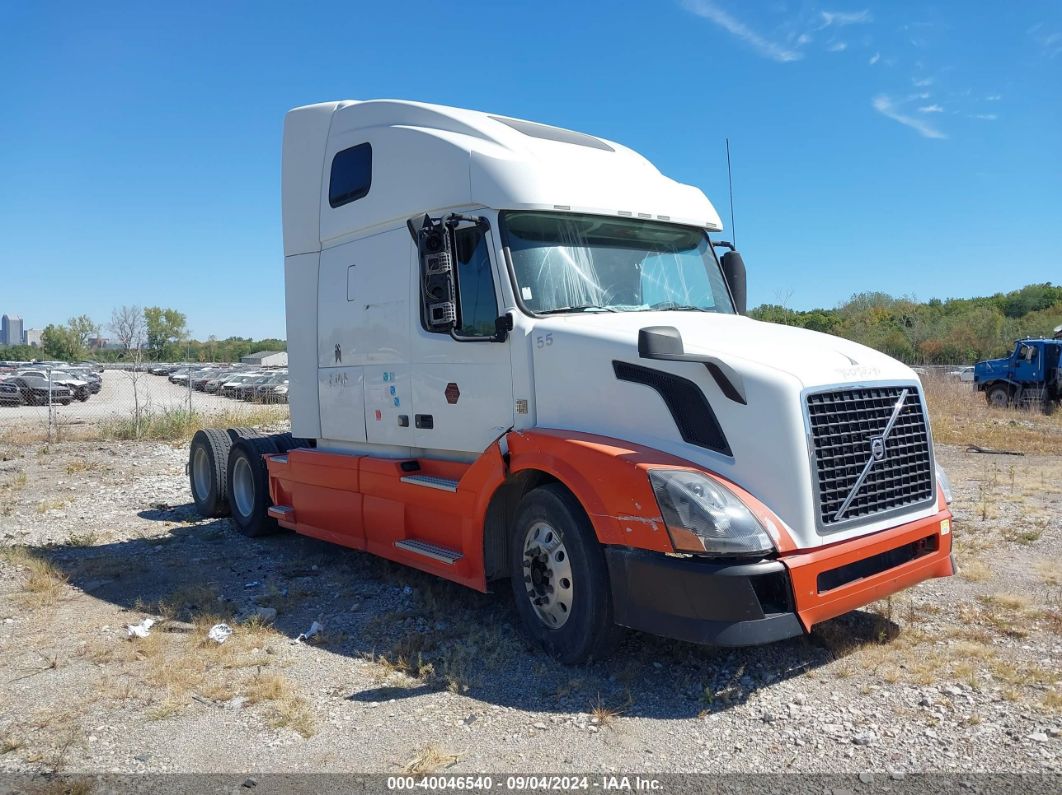 2012 VOLVO VN VNL White  Diesel 4V4NC9EH9CN548509 photo #1