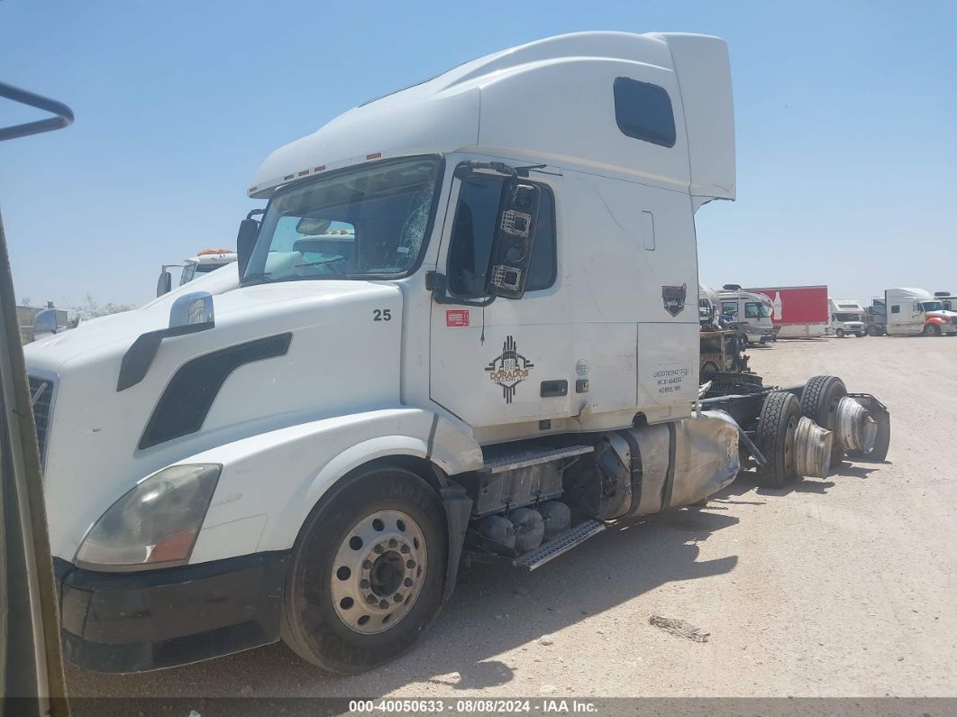 2013 VOLVO VN VNL White  Diesel 4V4NC9TH9DN567730 photo #3