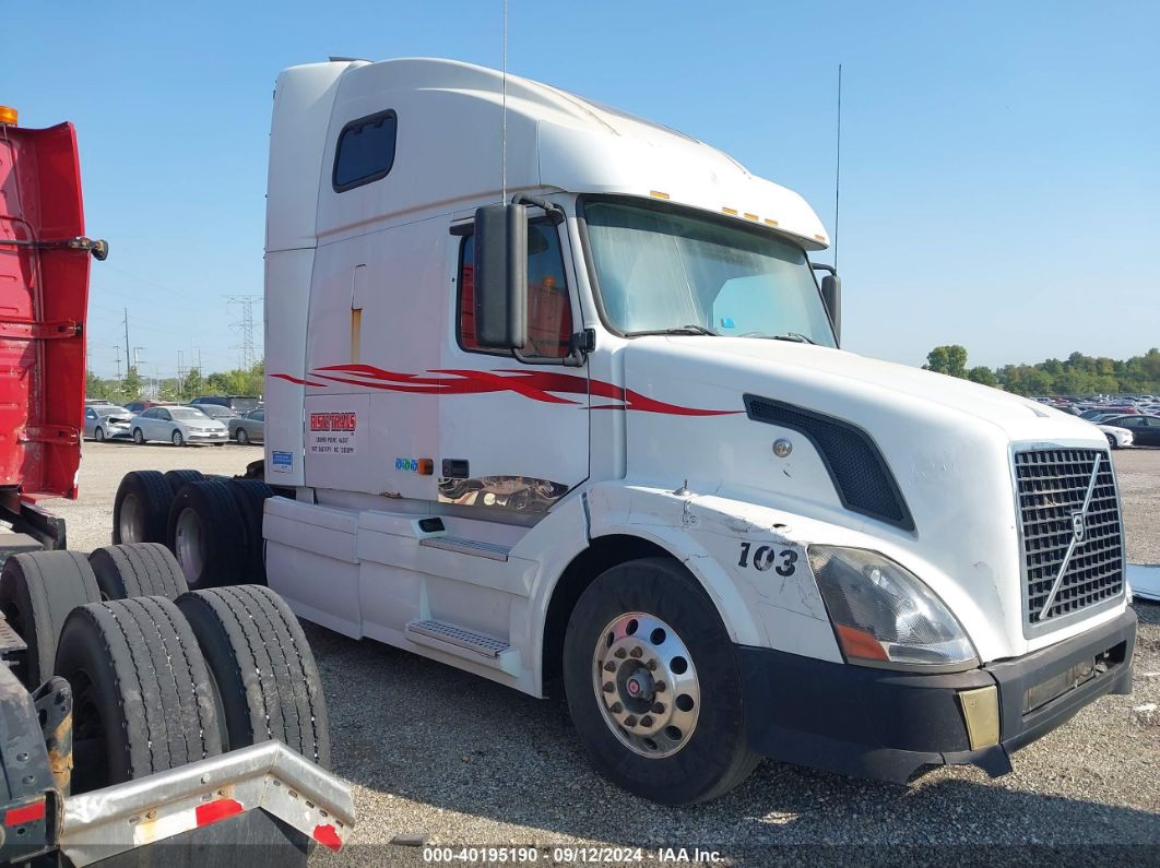 2008 VOLVO VN VNL White  Diesel 4V4NC9GH68N460165 photo #1