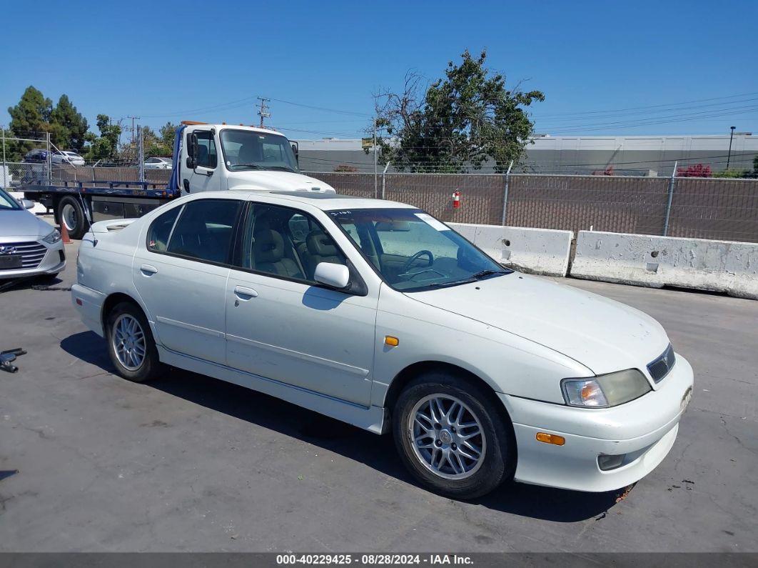 1999 INFINITI G20 STANDARD/TOURING White  Gasoline JNKCP11A4XT011712 photo #1