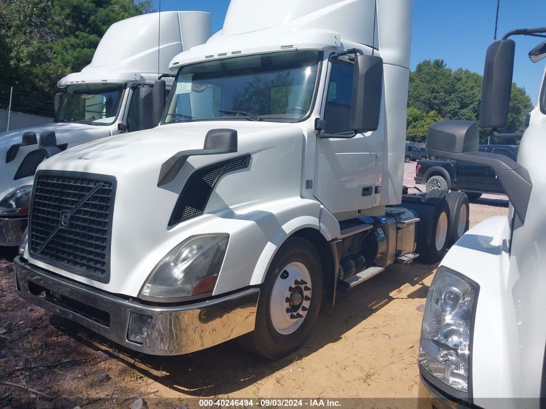 2018 VOLVO VNL White  Diesel 4V4NC9EG7JN885538 photo #3