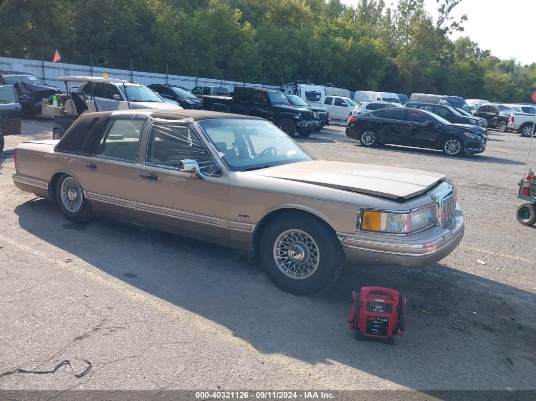 1993 LINCOLN TOWN CAR SIGNATURE/JACK NICKLAUS Beige  Gasoline 1LNLM82W3PY608099 photo #1