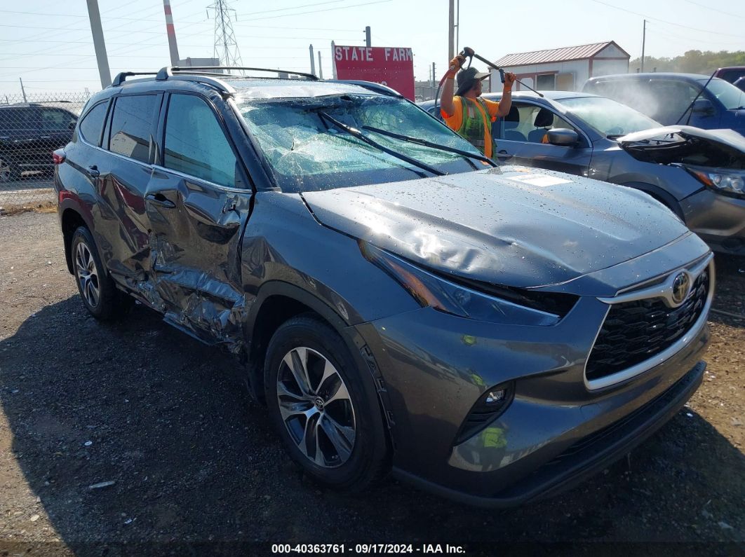 2022 TOYOTA HIGHLANDER XLE Gray  Gasoline 5TDGZRBHXNS591888 photo #1