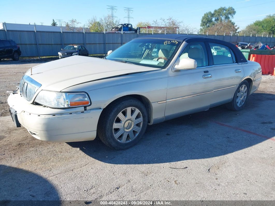 2003 LINCOLN TOWN CAR CARTIER Beige  Gasoline 1LNHM83W83Y685579 photo #3