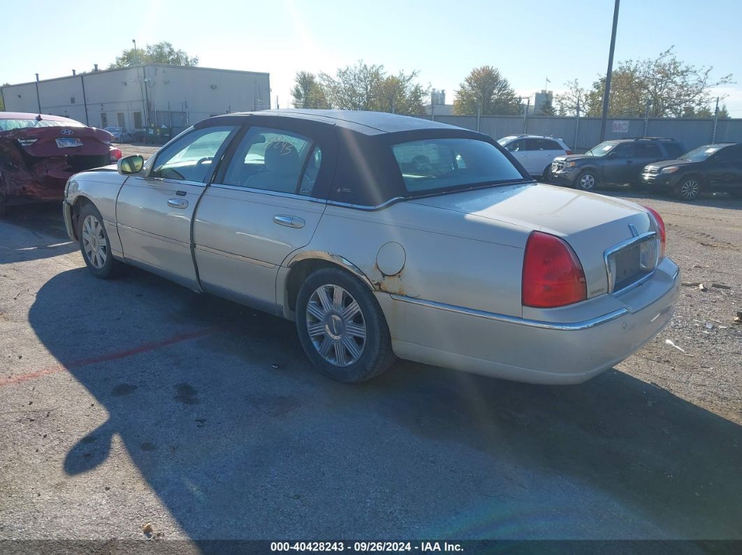 2003 LINCOLN TOWN CAR CARTIER Beige  Gasoline 1LNHM83W83Y685579 photo #4