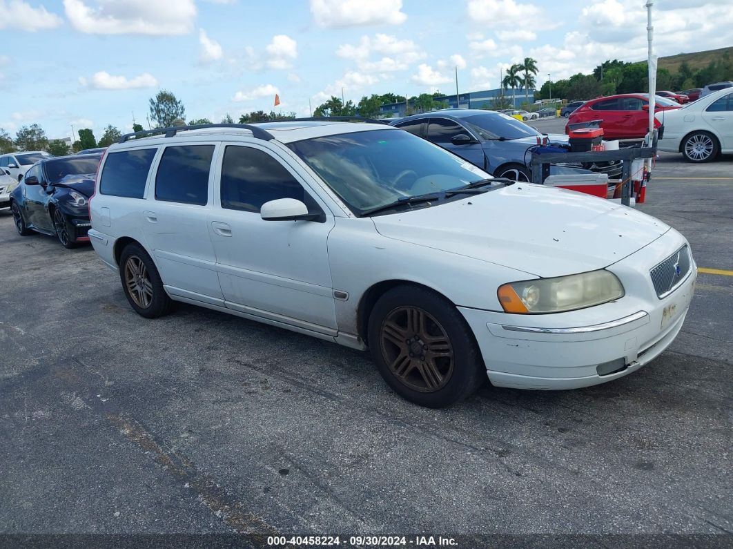 2006 VOLVO V70 2.5T White  Gasoline YV1SW592362592851 photo #1