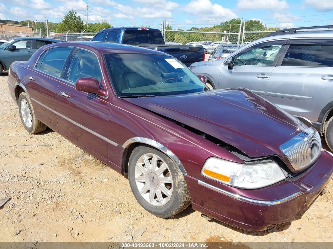 2007 LINCOLN TOWN CAR SIGNATURE LIMITED Maroon  Gasoline 1LNHM82W27Y632206 photo #1