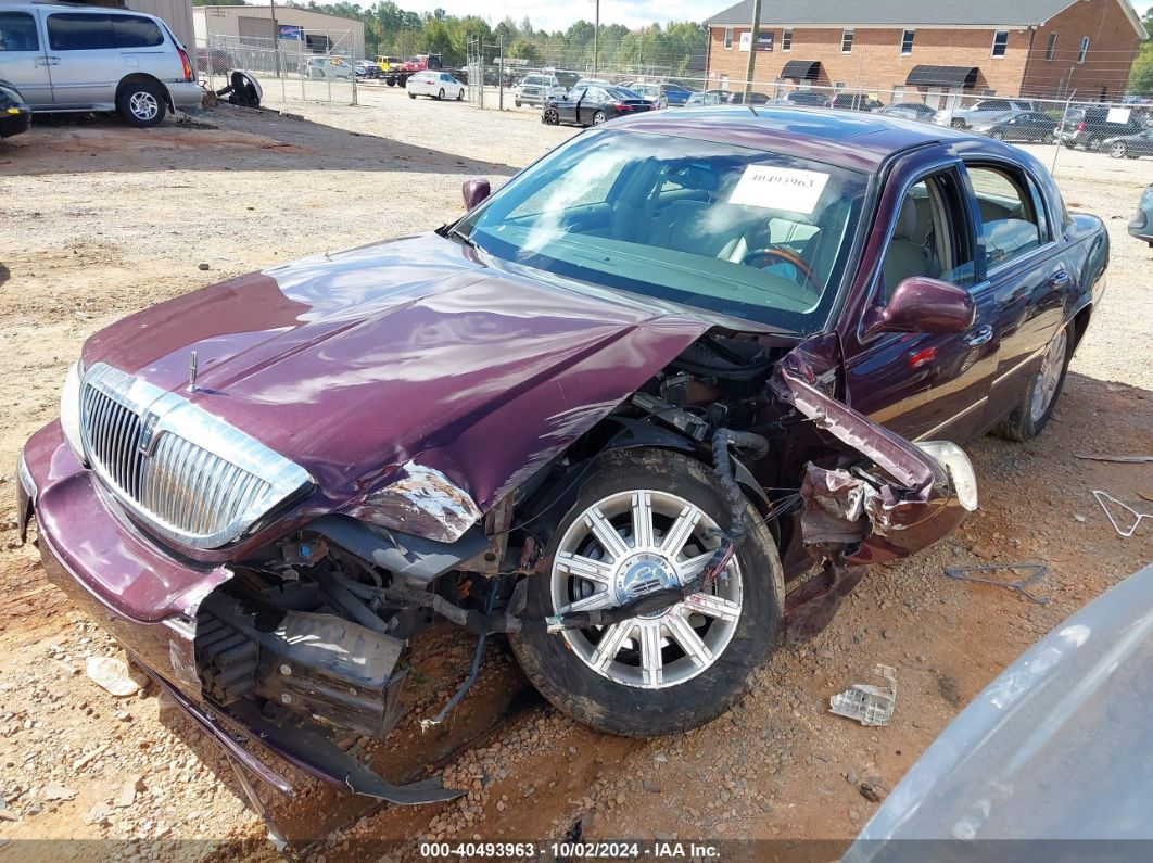 2007 LINCOLN TOWN CAR SIGNATURE LIMITED Maroon  Gasoline 1LNHM82W27Y632206 photo #3