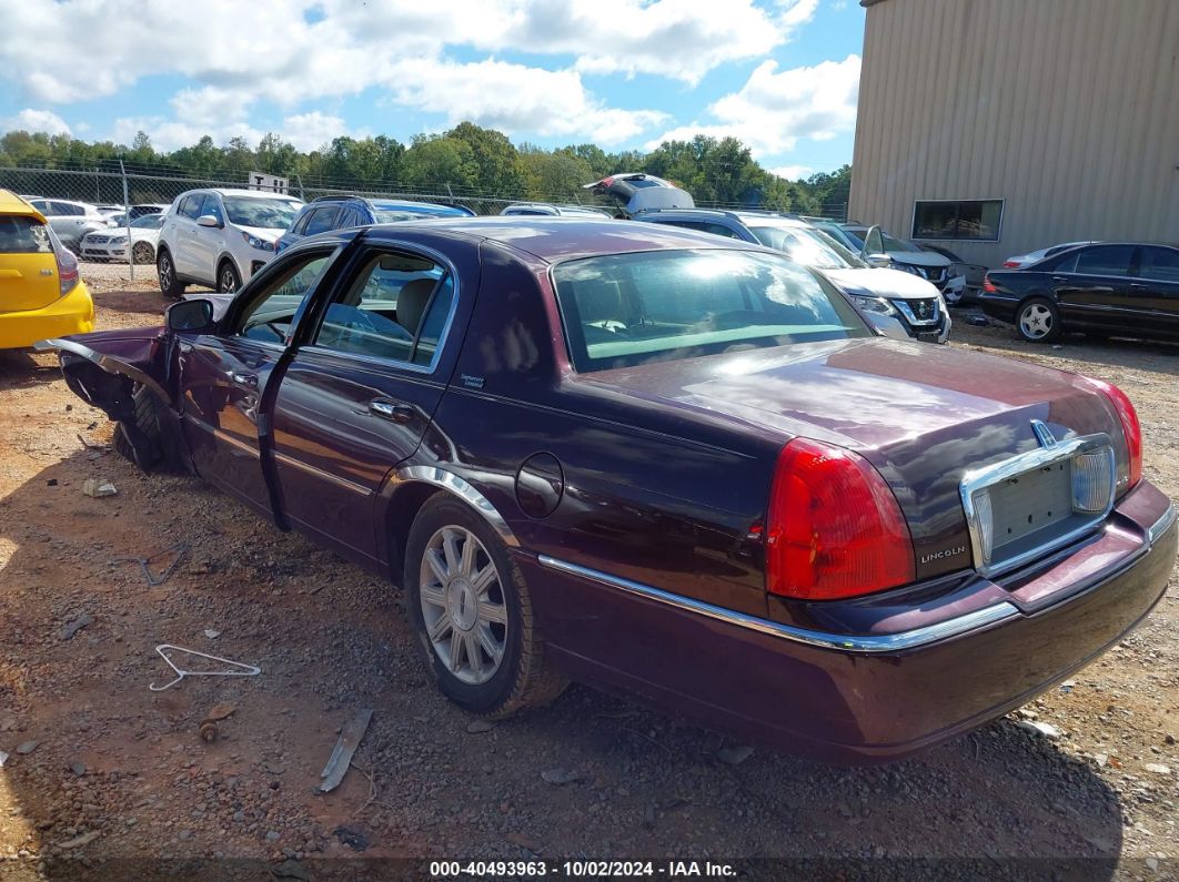 2007 LINCOLN TOWN CAR SIGNATURE LIMITED Maroon  Gasoline 1LNHM82W27Y632206 photo #4