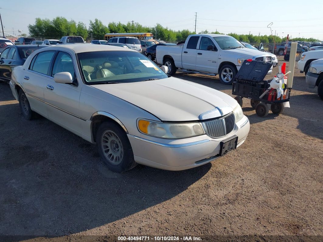 2000 LINCOLN TOWN CAR CARTIER Cream  Gasoline 1LNHM83WXYY791135 photo #1