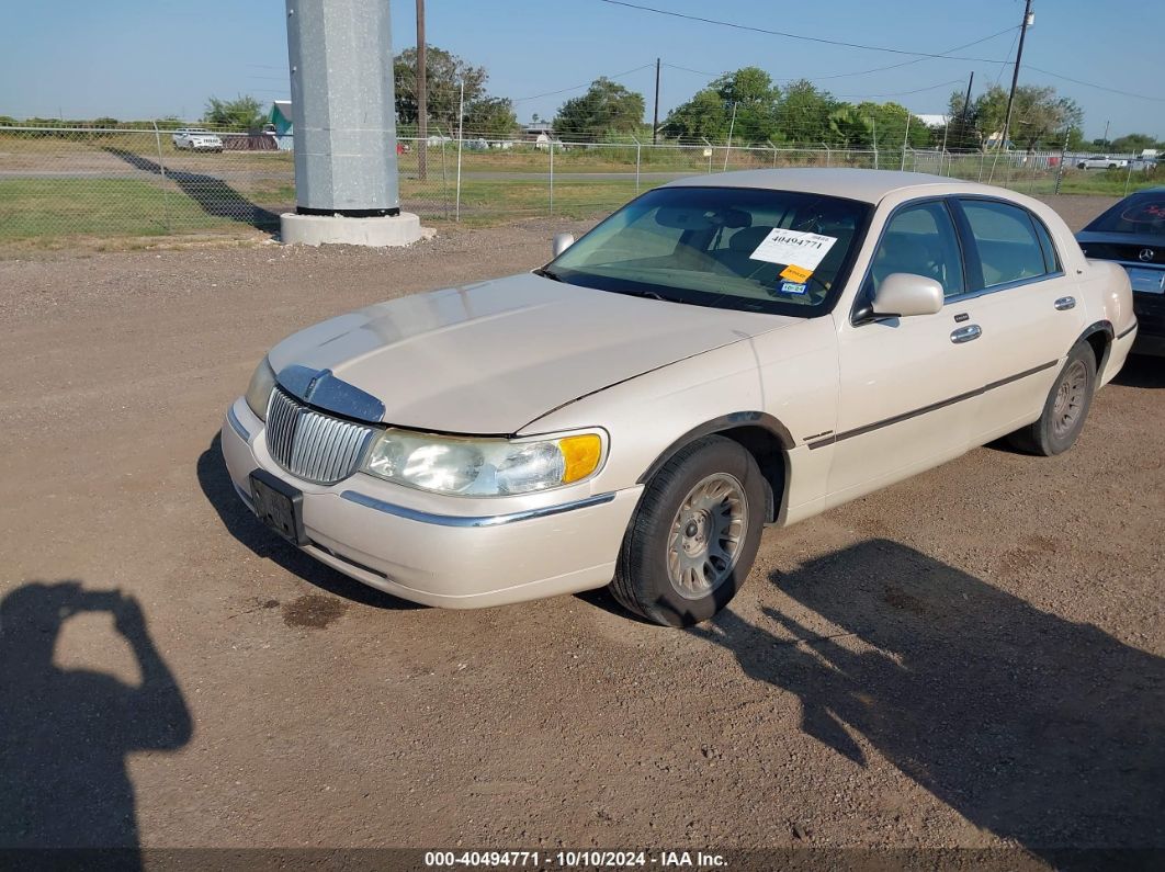 2000 LINCOLN TOWN CAR CARTIER Cream  Gasoline 1LNHM83WXYY791135 photo #3