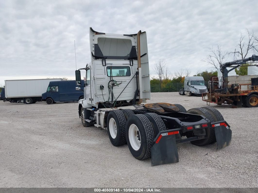 2016 VOLVO VN VNL White  Diesel 4V4NC9EGXGN957292 photo #4