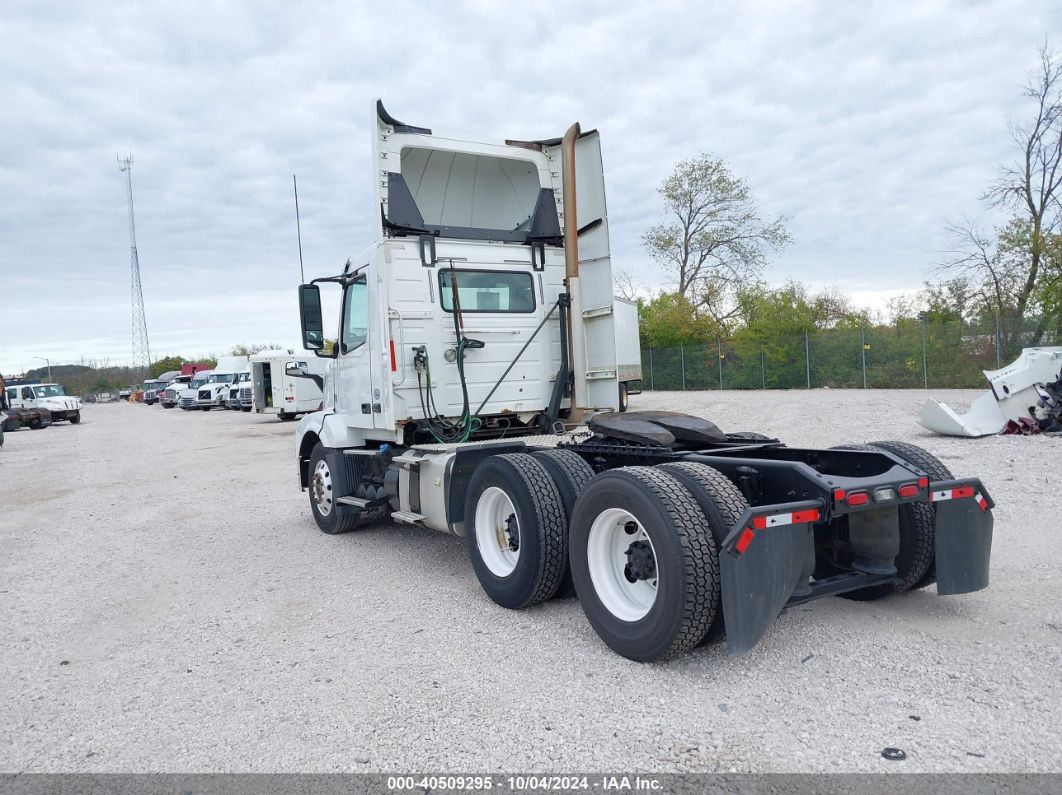 2016 VOLVO VN VNL White  Diesel 4V4NC9EG9GN965447 photo #4