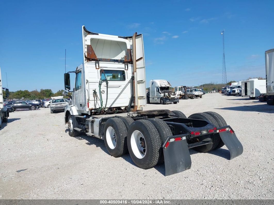 2016 VOLVO VN VNL White  Diesel 4V4NC9EG8GN957291 photo #4