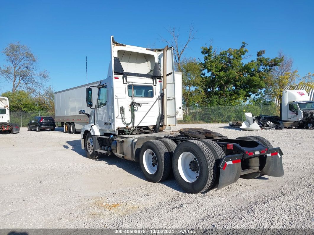 2016 VOLVO VN VNL White  Diesel 4V4NC9EG6GN971674 photo #4