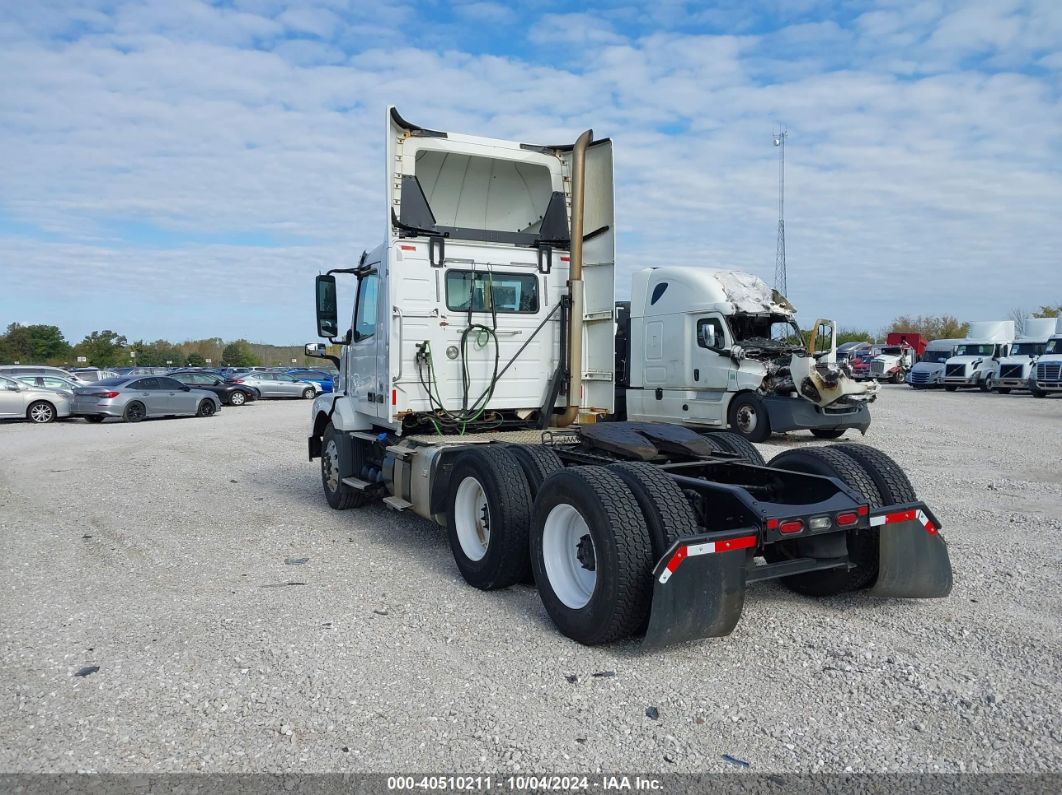 2016 VOLVO VN VNL White  Diesel 4V4NC9EG8GN971675 photo #4