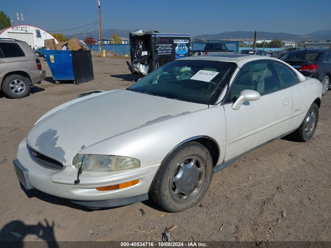 1998 BUICK RIVIERA White  Gasoline 1G4GD2216W4709954 photo #3