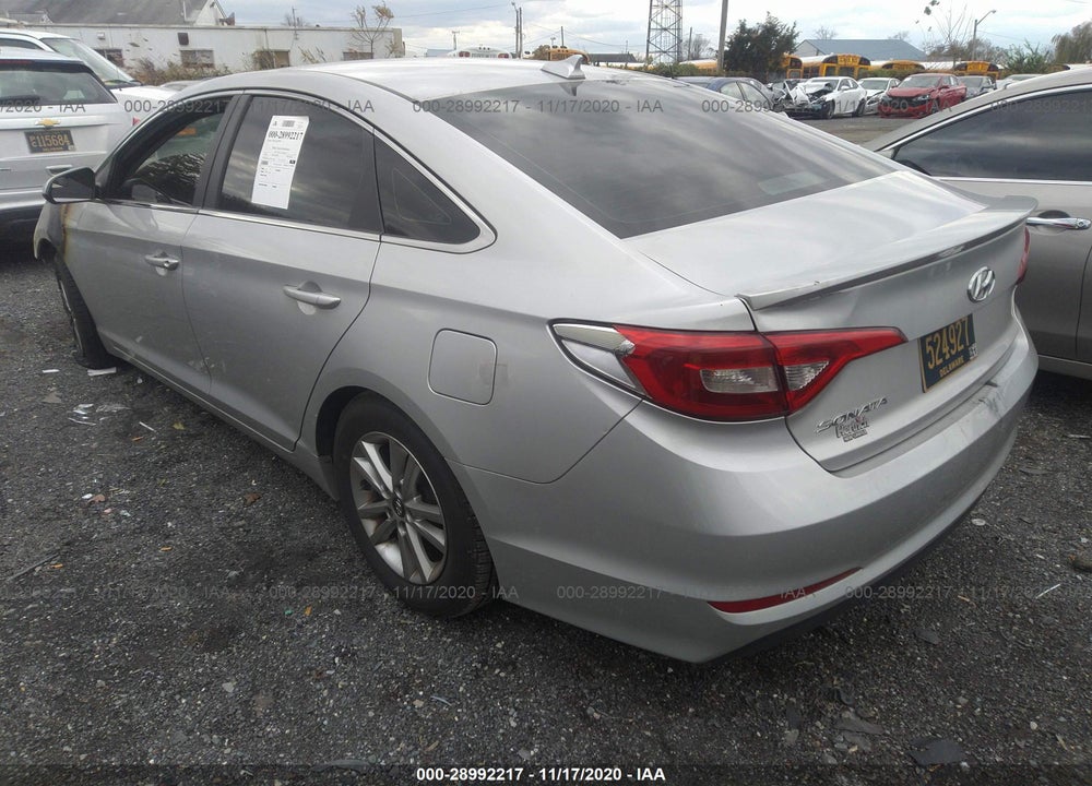 2015 HYUNDAI SONATA SE VIN: 5NPE24AFXFH133418